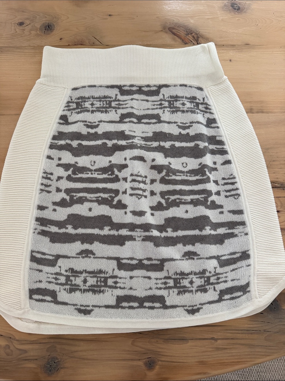 Cream and Gray Patterned Knit Skirt - Women's